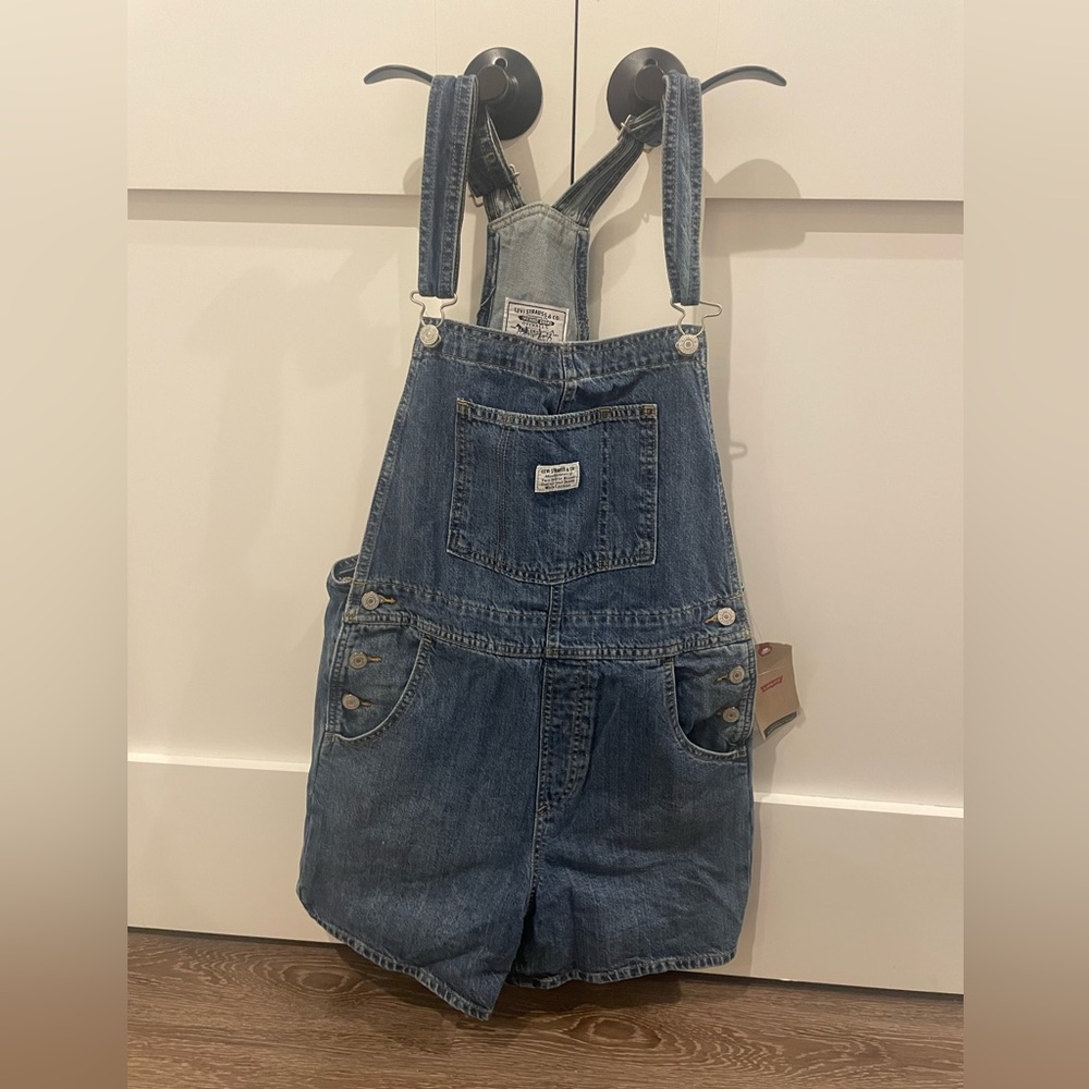 Levi’s overall shorts
